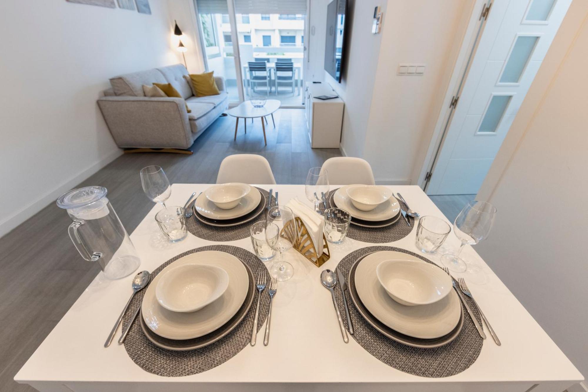 Homity Holidays - Playa Granada - Marina Golf Apartment *